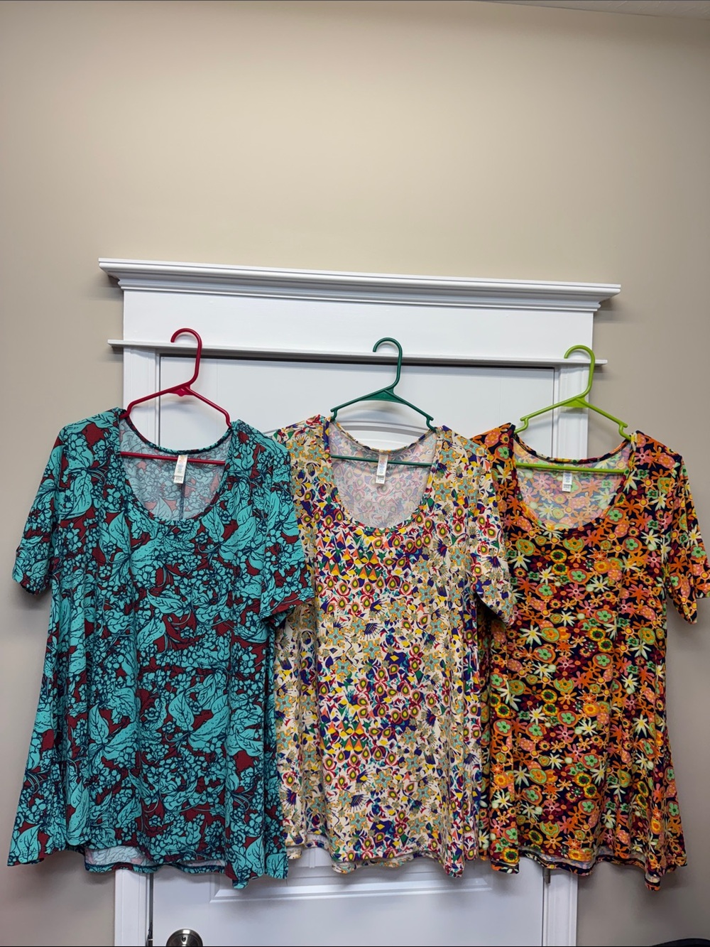 Lot of 3 LuLaRoe Perfect T size L